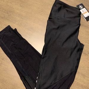 BNWT UA compression leggings